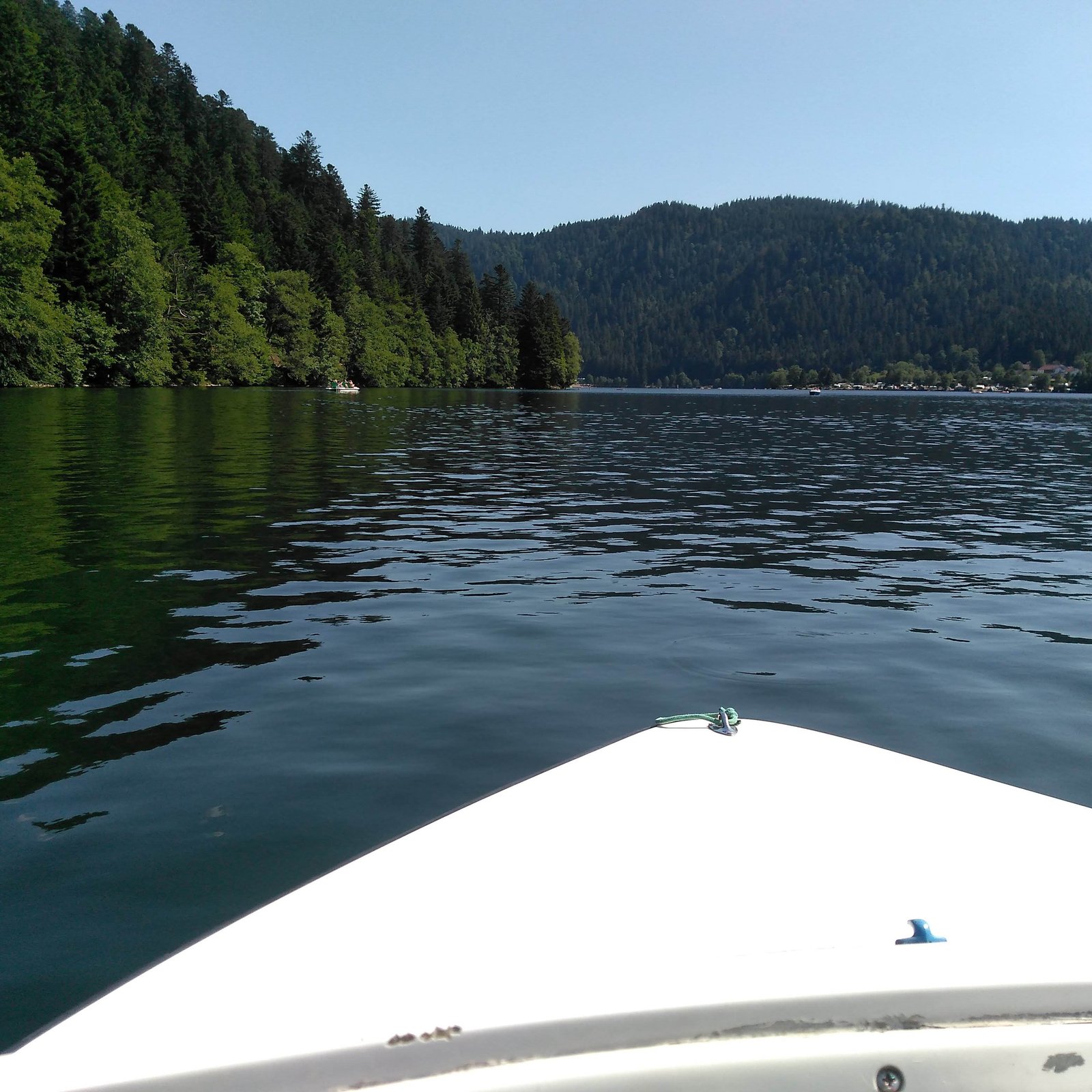 Au bord d'un lac vosgien